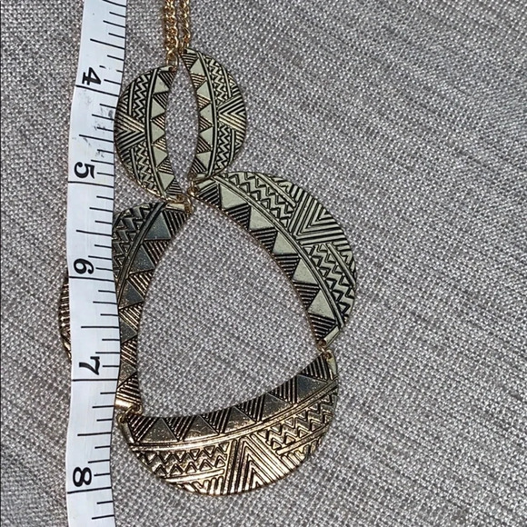 ⭐️HP⭐️Liz Claiborne  Urban printed gold tone necklace - Picture 11 of 13